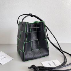 보테가 베네타 680218 18x14x14cm