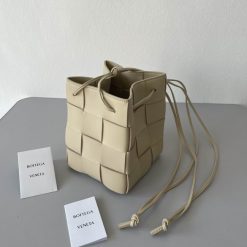 보테가 베네타 680218 18x14x14cm