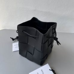 보테가 베네타 680218 18x14x14cm